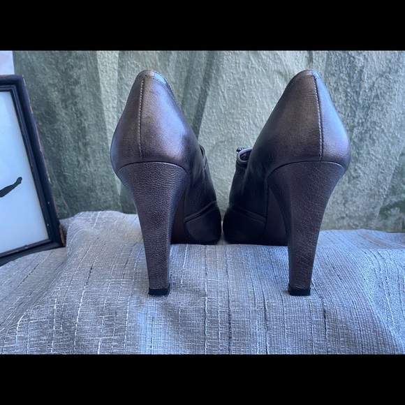 Stuart Weitzman Genuine Leather Lace Up Heels - Picture 9 of 11